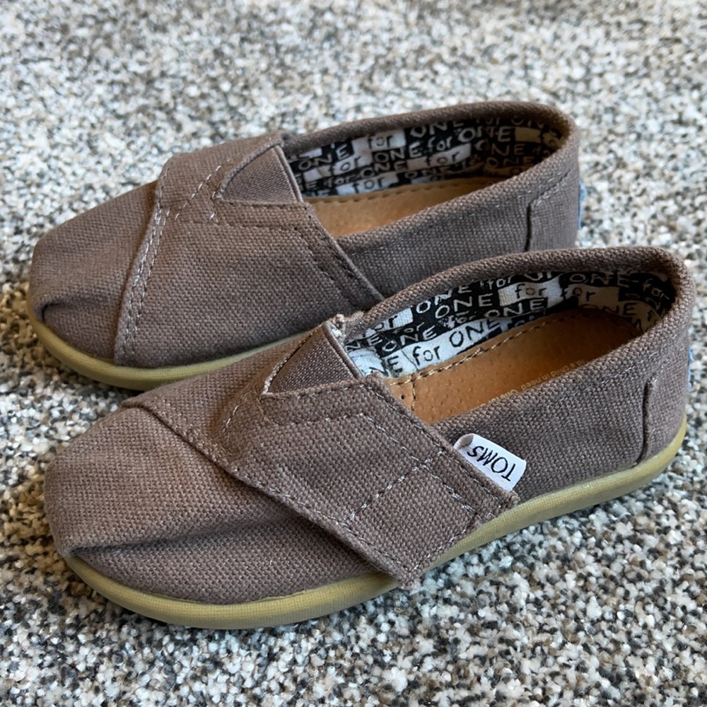 Toms